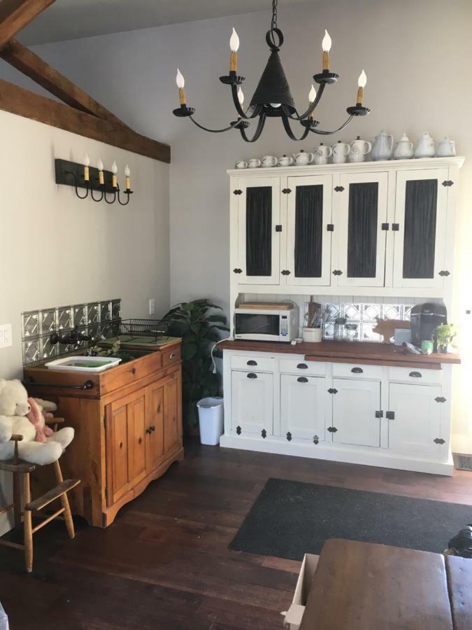The Carriage House Flat - Downtown Paris Canada Esterno foto
